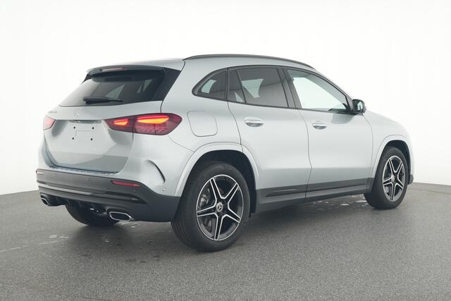 Mercedes-Benz GLA-KLASSE 250 e AMG Plug-In Hybride AMG Line | Night Pakket | Sfeerverlichting | 360° camera | Stuur en Stoelverwarming | Multi Beam Ledkoplampen. Inclusief 24 maanden MB Certified garantie voor Europa.