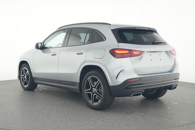 Mercedes-Benz GLA-KLASSE 250 e AMG Plug-In Hybride AMG Line | Night Pakket | Sfeerverlichting | 360° camera | Stuur en Stoelverwarming | Multi Beam Ledkoplampen. Inclusief 24 maanden MB Certified garantie voor Europa.