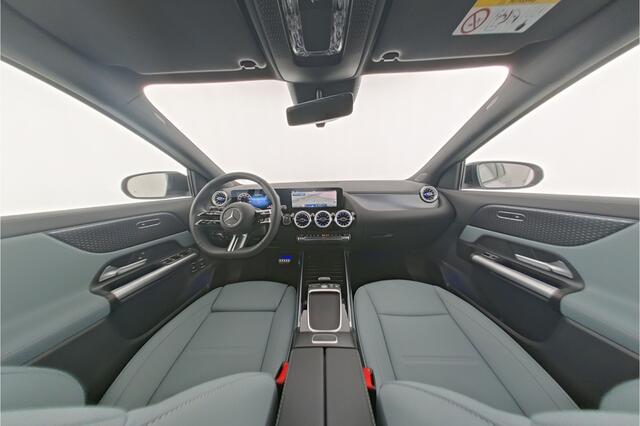 Mercedes-Benz GLA-KLASSE 250 e AMG Plug-In Hybride AMG Line | Night Pakket | Sfeerverlichting | 360° camera | Stuur en Stoelverwarming | Multi Beam Ledkoplampen. Inclusief 24 maanden MB Certified garantie voor Europa.