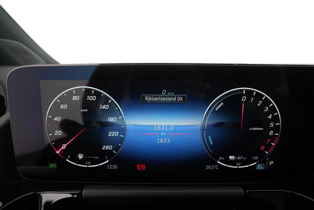 Mercedes-Benz GLA-KLASSE 250 e AMG Plug-In Hybride AMG Line | Night Pakket | Sfeerverlichting | 360° camera | Stuur en Stoelverwarming | Multi Beam Ledkoplampen. Inclusief 24 maanden MB Certified garantie voor Europa.