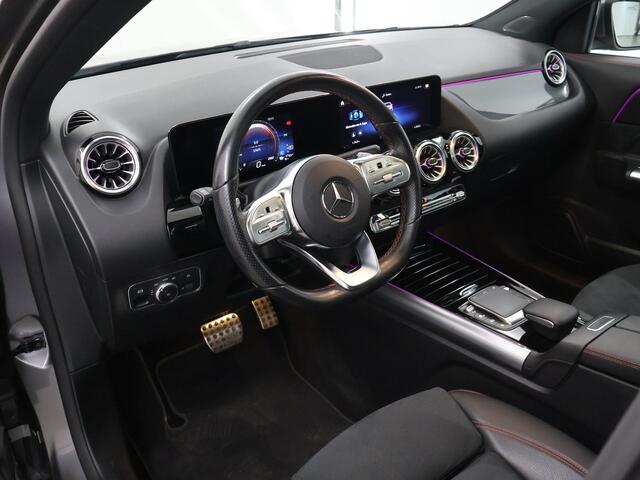 Mercedes-Benz GLA-KLASSE 250 e AMG Line | Panoramadak | Elektrische achterklep | Trekhaak | Stoelverwarming | Sfeerverlichting |