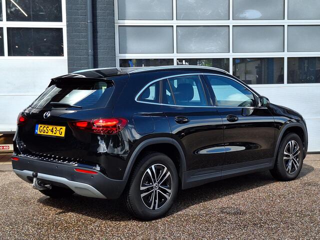 Mercedes-Benz GLA-KLASSE 250 e Star Edition | Trekhaak | Widescreen | Achteruitrijcamera | Smartphone integratie | Dodehoekassistentie | Elektrische achterklep