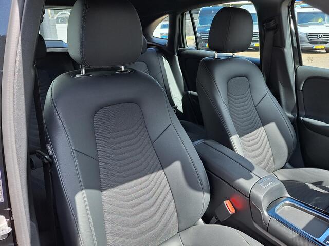 Mercedes-Benz GLA-KLASSE 250 e Star Edition | Trekhaak | Widescreen | Achteruitrijcamera | Smartphone integratie | Dodehoekassistentie | Elektrische achterklep