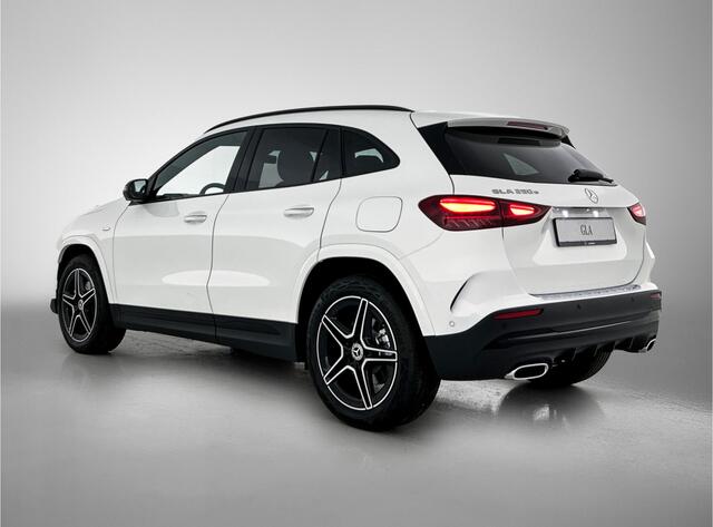 Mercedes-Benz GLA-KLASSE 250 e Business Solution AMG | Nightpakket | Premium Plus pakket | Parkeerpakket met 360°-camera | Dodehoekassistent | Keyless-Go comfortpakket | Head-up display | Spiegelpakket | Extra USB-poorten |