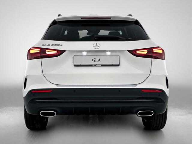 Mercedes-Benz GLA-KLASSE 250 e Business Solution AMG | Nightpakket | Premium Plus pakket | Parkeerpakket met 360°-camera | Dodehoekassistent | Keyless-Go comfortpakket | Head-up display | Spiegelpakket | Extra USB-poorten |