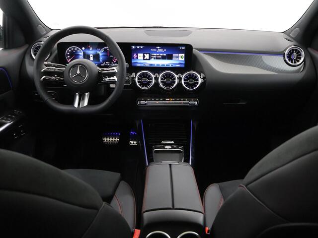 Mercedes-Benz GLA-KLASSE 250e Business Solution AMG | Night | Panoramadak | Achteruitrijcamera | MULTIBEAM LED | Sfeerverlichting |