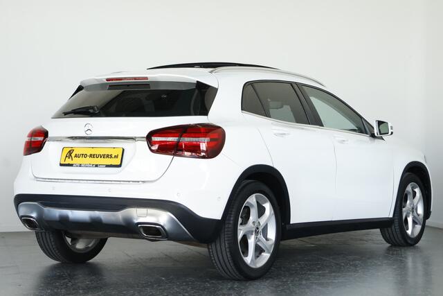 Mercedes-Benz GLA-KLASSE 180 Premium Plus / Opendak / Navi / CarPlay / LED