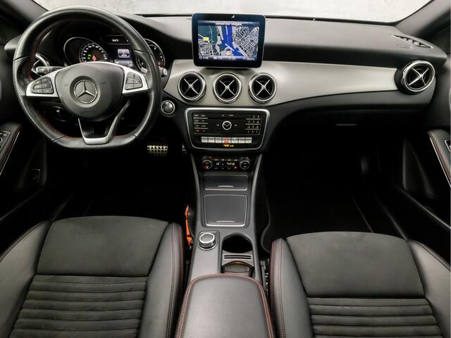 Mercedes-Benz GLA-KLASSE 180 AMG Night Upgrade Automaat (SCHUIFDAK, GROOT NAVI, CLIMATE, CAMERA, LEDER/ALCANTARA, STOELVERWARMING, SPORTSTOELEN, GETINT GLAS, ELEK ACHTERKLEP, NIEUWE APK, NIEUWSTAAT)