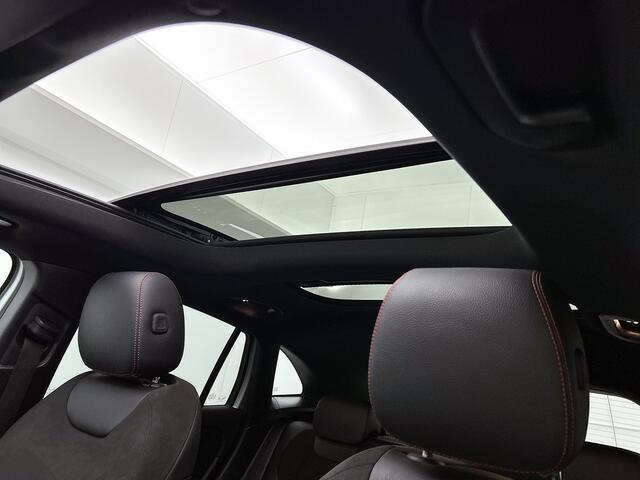 Mercedes-Benz GLA-KLASSE 200 Business Solution AMG Panoramadak | Elect.bed. voorstoelen met memory | Navigatie | Parking support Night Pakket | Parking support met camera achter | Inclusief 24 maanden MB Certified garantie voor Europa.