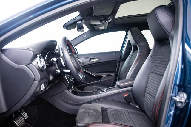 Mercedes-Benz GLA-KLASSE 180 Sport Edition Premium AMG Line Exterieur - Panoramaschuifdak - Stoelverwarming voor - Actieve parkeerassistent - Sfeerverlichting - AMG DYNAMIC SELECT - EASY PACK achterklep -