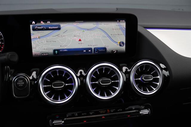 Mercedes-Benz GLA-KLASSE 250 e AMG Line | Panoramadak | Burmester | Distronic | Memory | Trekhaak | Keyless Go | Camera | Sfeerverlichting | Dodehoekassistent |