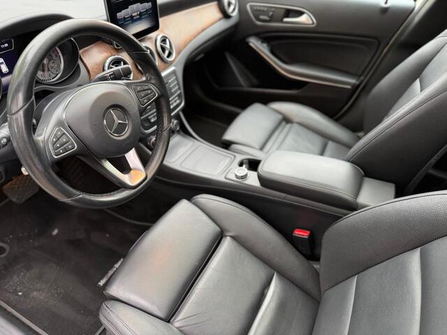Mercedes-Benz GLA-KLASSE 250 Ambition | Pano | Memory | NWE Service & APK |