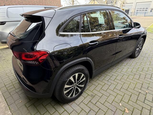 Mercedes-Benz GLA-KLASSE 250 e AMG Line Plug in Hybrid 1e eigenaar Camera stoelverwarming Incl btw .
