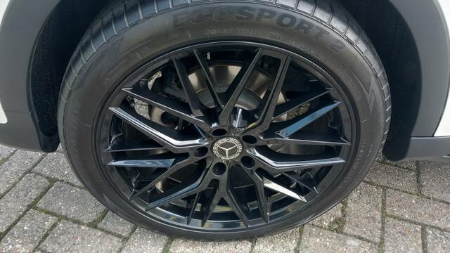 Mercedes-Benz GLA-KLASSE 180Ambition AMG line