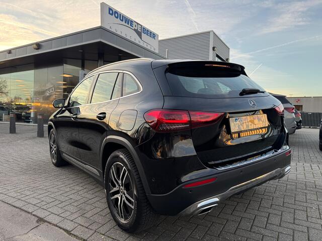 Mercedes-Benz GLA-KLASSE 200 Business Solution Pano-Dak | Camera | LED |