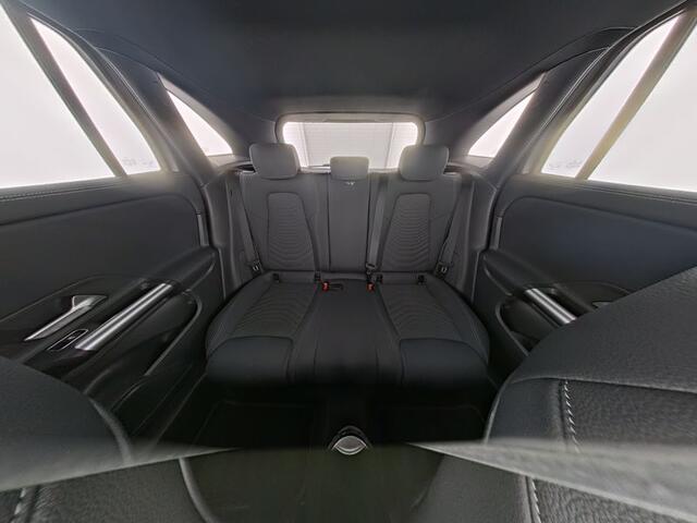 Mercedes-Benz GLA-KLASSE 250 e Plug-In Hybride Night Pakket | Memory Voorstoelen | Ledkoplampen | 11kW Laden | Stuur en Stoelverwarming. Inclusief 24 maanden MB Certified garantie voor Europa.