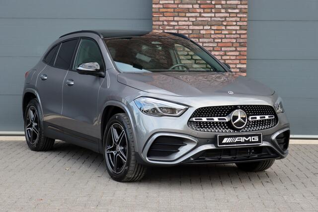 Mercedes-Benz GLA-KLASSE 250 e Premium+ AMG Line | Facelift | Distronic | Panoramadak | Burmester | Trekhaak | HUD | Memory | Verwarmd Stuurwiel | Surround Camera |