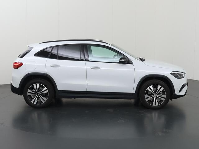 Mercedes-Benz GLA-KLASSE 250 e Star Edition AMG Line | Night | Stoelverwarming | Widescreen | Sfeerverlichting | Multibeam |