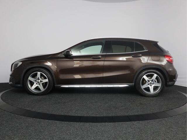 Mercedes-Benz GLA-KLASSE 200 Premium Plus | Half leder | Trekhaak |