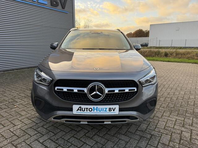 Mercedes-Benz GLA-KLASSE 250 e Progressive Head-up Display Stoelverwarming Achteruitrijcamera Ambiente verlichting Sound Systeem