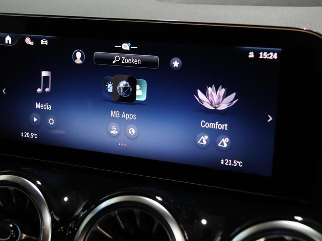 Mercedes-Benz GLA-KLASSE 250e Business Solution AMG | Panoramisch schuifdak | Night pakket | Achteruitrijcamera | Led Koplampen |