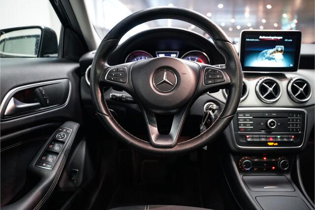 Mercedes-Benz GLA-KLASSE 180 Prestige|Panodak|Stoelverwarming|Bi-Xenon