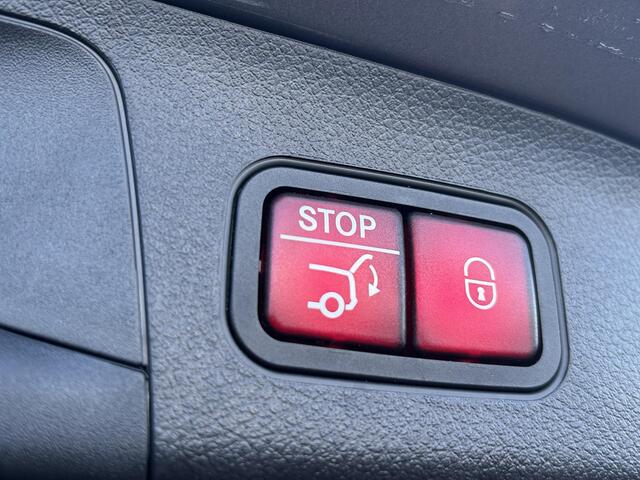 Mercedes-Benz GLA-KLASSE 200 Business Solution AMG | Panoramadak | Carplay | Cruise Control | Navigatie | Stoelverwarming