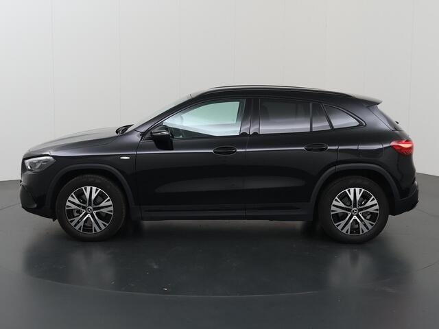 Mercedes-Benz GLA-KLASSE 250 e Luxury Line | Trekhaak | Night pakket | Multibeam | Winter pakket | Parkeercamera |