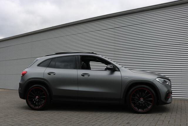 Mercedes-Benz GLA-KLASSE 250 4MATIC AMG Line Edition (Panoramdak Sportleder/Memory Burmester M-Bux Camera Multibeam Trekhaak 20InchAMG Pdc V+A PrivacyGlass)