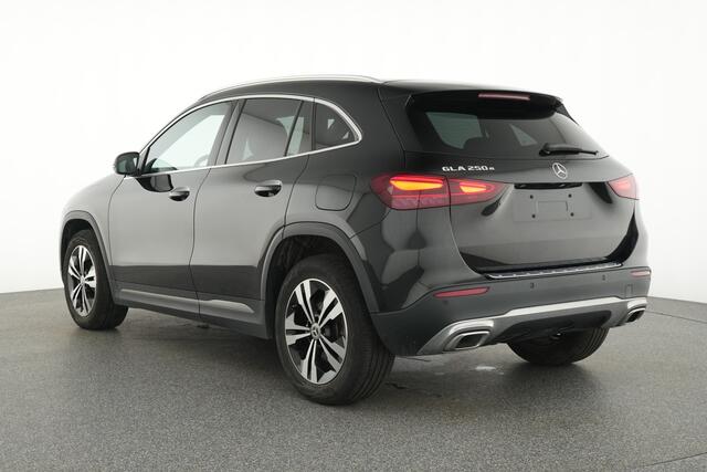 Mercedes-Benz GLA-KLASSE 250 e Plug-In Hybride Ledkoplampen | 11 kW Laden | Easy-Pack Achterklep | Apple CarPlay | Stoelverwarming | Inclusief 24 maanden MB Certified garantie voor Europa.