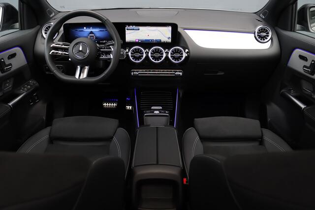 Mercedes-Benz GLA-KLASSE 250 e AMG Line | Panoramadak | Burmester | Distronic | Memory | Trekhaak | Keyless Go | Camera | Sfeerverlichting | Dodehoekassistent |