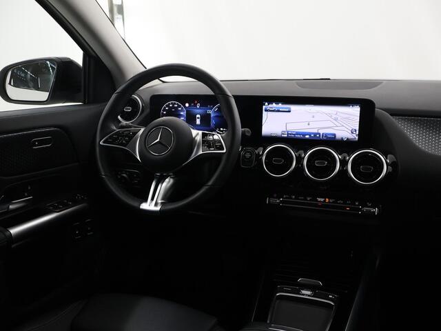 Mercedes-Benz GLA-KLASSE 250 e Luxury Line | Night pakket | Elektrisch wegklapbare trekhaak | Stoelverwarming | Winter pakket |