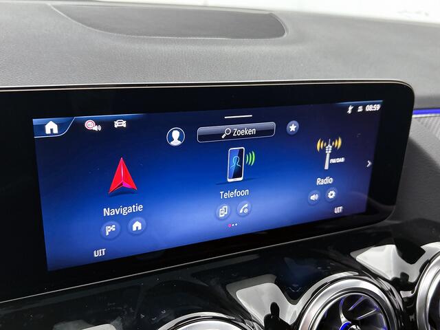 Mercedes-Benz GLA-KLASSE 180 Business Solution AMG | Trekhaak | MULTIBEAM LED | Nightpakket | Panoramaschuifdak | Smartphone Integratie | Keyless-Go comfortpakket | EASY PACK achterklep |