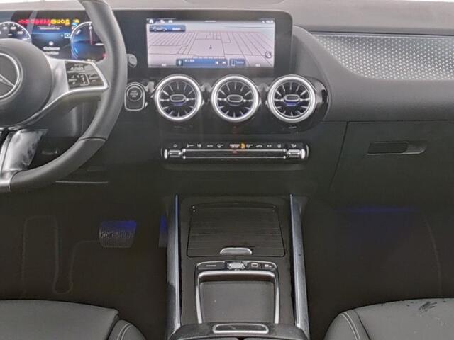 Mercedes-Benz GLA-KLASSE 250 e Plug-In Hybride Trekhaak | Edition Progressive Line | Night Pakket | 11kW Laden | Distronic | Stuur en Stoelverwarming | Inclusief 24 maanden MB Certified garantie voor Europa.