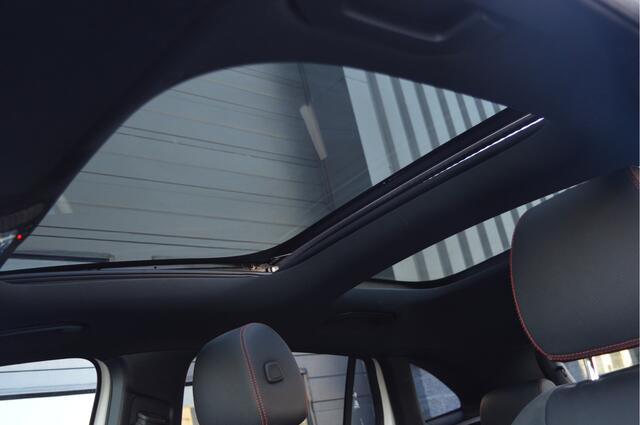 Mercedes-Benz GLA-KLASSE 180 Business Solution AMG | PANO | CAM | SFEERVERLICHTING | KEYLESS |