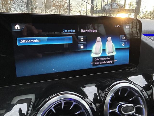 Mercedes-Benz GLA-KLASSE 250e AMG // Memory Stoelen // Distronic // Panoramadak // Rij Assistentiepakket // MultiBeam LED // Carplay // Nightpakket