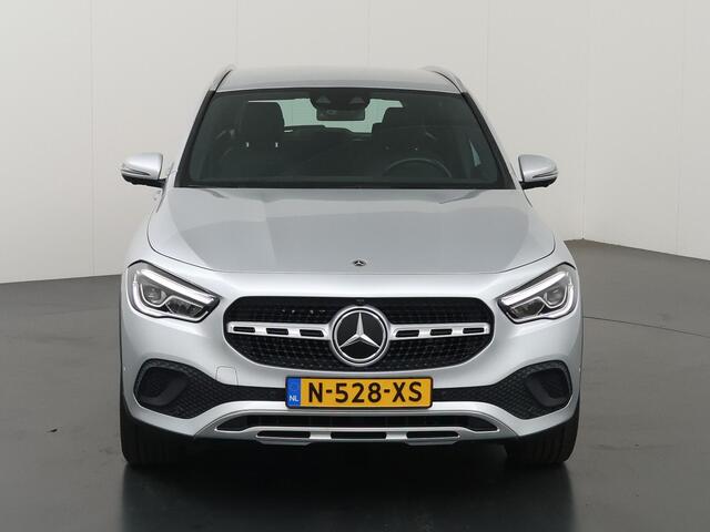 Mercedes-Benz GLA-KLASSE 250 e Style | Stoelverwarming | 360 graden camera | 18" lichtmetalen velgen | Sfeerverlichting |