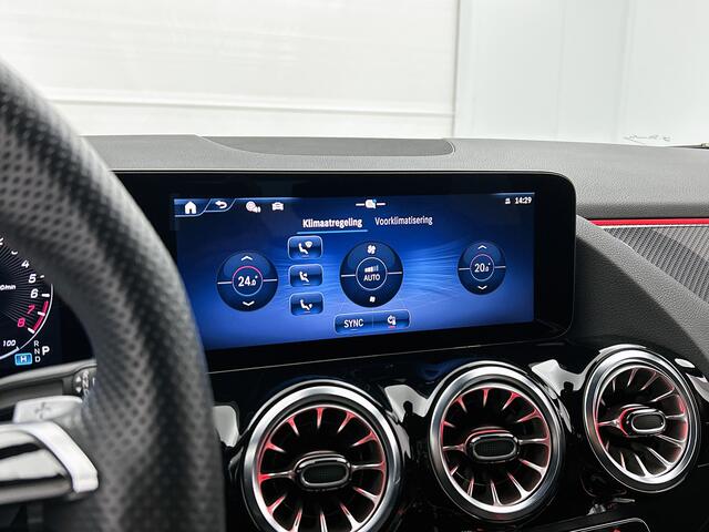 Mercedes-Benz GLA-KLASSE 250 e AMG Line 5 spaaks lichtmetalen velgen | Navigatie | Parking support met camera | Inclusief 24 maanden MB Certified garantie voor Europa.