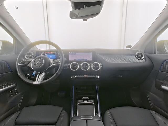 Mercedes-Benz GLA-KLASSE 250 e Plug-In Hybride Trekhaak | Sfeerverlichting | Apple CarPlay | Led Koplampen | Easy-Pack Achterklep | Stuur en Stoelverwarming. Inclusief 24 maanden MB Certified garantie voor Europa.