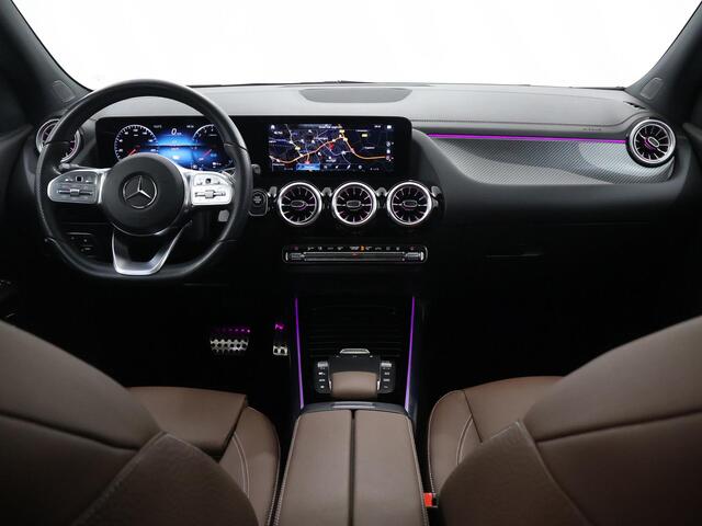 Mercedes-Benz GLA-KLASSE 250 e AMG Line | Premium plus | Panoramadak | Bruin leder | Elektrische achterklep |