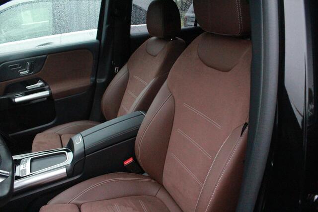 Mercedes-Benz GLA-KLASSE 250 e AMG Line | | memory | trekh | distronic |