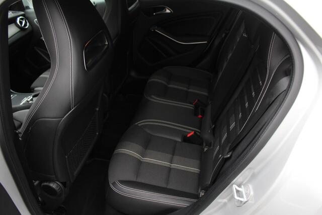 Mercedes-Benz GLA-KLASSE 180 | automaat | camera | navi