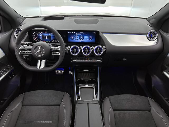 Mercedes-Benz GLA-KLASSE 250 e Business Solution AMG | Trekhaak | AMG Line Plus pakket | Panoramaschuifdak | Memorypakket | Augmented Reality navigatie | 360°-camera | Multibeam LED | Head-up Display | 20 inch AMG velgen |