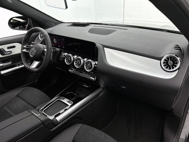 Mercedes-Benz GLA-KLASSE 250 e Business Solution AMG | Trekhaak | AMG Line Plus pakket | Panoramaschuifdak | Memorypakket | Augmented Reality navigatie | 360°-camera | Multibeam LED | Head-up Display | 20 inch AMG velgen |