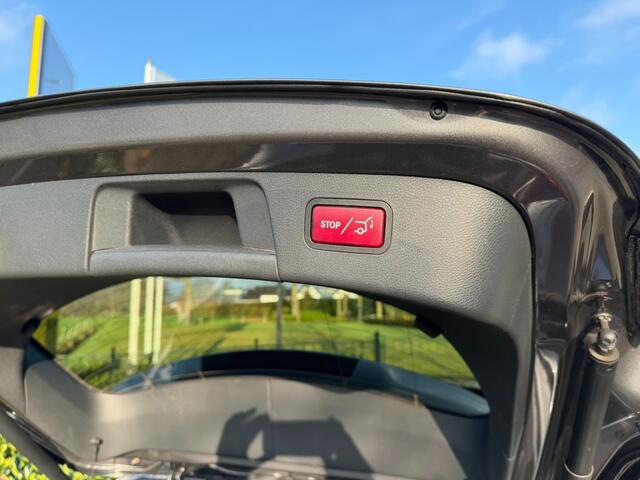 Mercedes-Benz GLA-KLASSE 250 4Matic Edtion 1 Pano / Blindspot / Camera