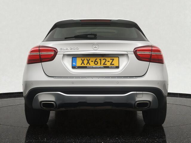 Mercedes-Benz GLA-KLASSE 200 Premium Automaat - Navigatie - Camera - Panoramadak - 18 inch LM velgen - Afneembare trekhaak - 12 maanden garantie
