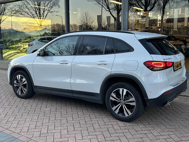 Mercedes-Benz GLA-KLASSE 250 e Business Solution Luxury Limited | Dealeronderhouden!