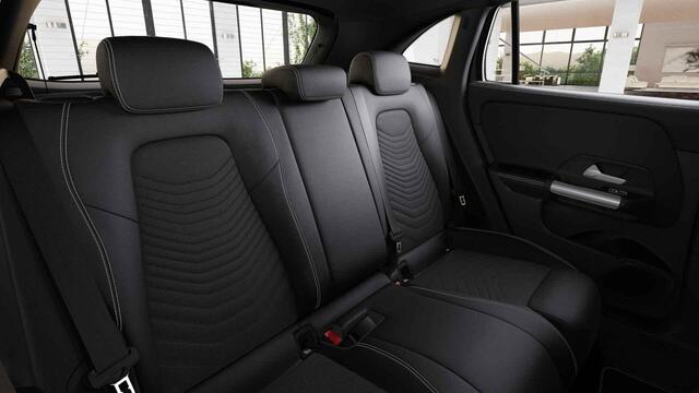 Mercedes-Benz GLA-KLASSE 250 e Luxury Line | Trekhaak | Winter pakket | Widescreen |