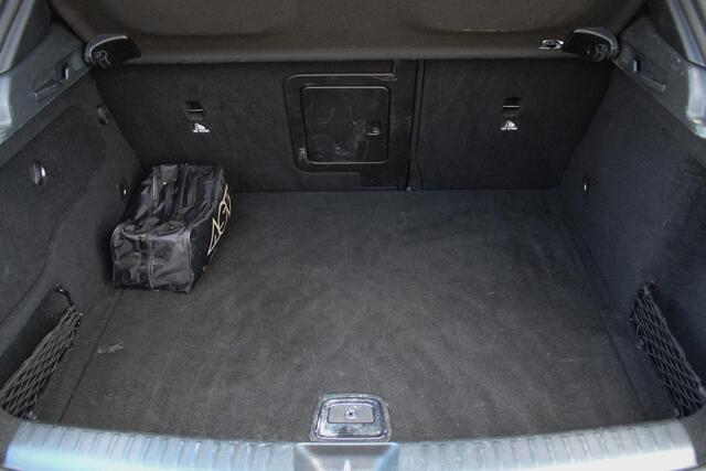 Mercedes-Benz GLA-KLASSE 180 122pk Business Solution AMG Automaat | Camera | Navigatie | Elektrische achterklep | Stoelverwarming