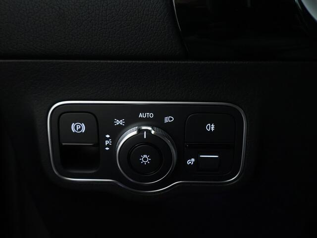 Mercedes-Benz GLA-KLASSE 250 e AMG Plug-In Hybride Panoramadak | Navigatie | MBUX wide screen | Parking support | Inclusief 24 maanden Mercedes-Benz Certified garantie voor Europa.